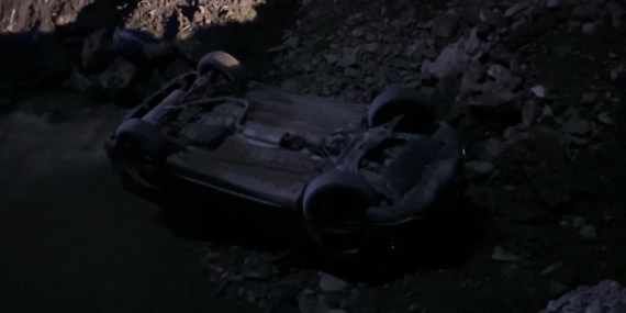 Hakkari’de Dereye Uçan Otomobil: 2 Yaralı