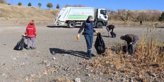 Hazar Gölü’nde Yenilikçi Temizlik Projesi