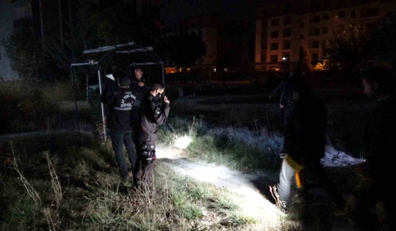 kacan-hirsizlik-zanlilari-yol-uzerinde-isciyi-silahla-yaraladi-hdxYziPl.jpg