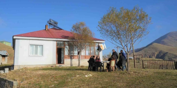 Kahraman Öğretmenlerin Devamsız Öğrencilere Umut Yolculuğu