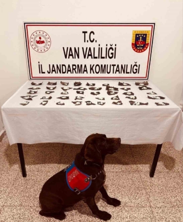 kapsul-icerisinde-ilac-yerine-uyusturucu-bulundu-sok-edici-gelisme-FK3jtCcR.jpg