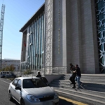 Özel An: Çobanın Yeni Doğan Tavşan Yavrularını Koruma Görevi thumbnail