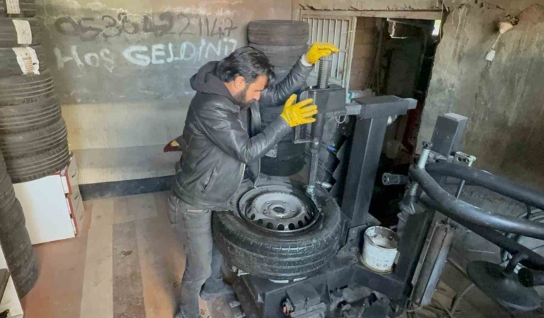 kis-aylarinda-suruculer-icin-lastik-seciminde-dikkat-edilmesi-gerekenler-nihUkwDd.jpg
