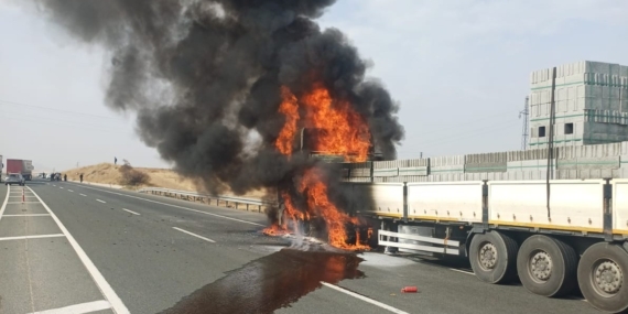 Malatya-Elazığ Karayolu’nda Tır Yangını: Olayın Ayrıntıları