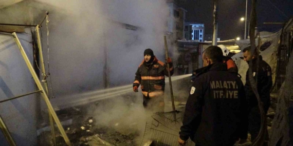 Malatya Konteyner Çarşısında Yangın: 1 Yaralı!