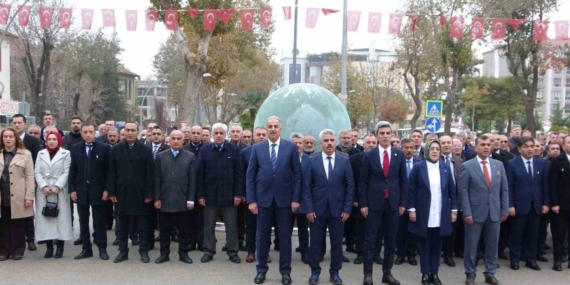 Malatya’da Öğretmenler Günü Coşkuyla Kutlanıyor