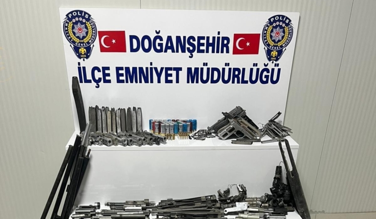 malatyada-ruhsatsiz-silah-operasyonu-1-kisi-tutuklandi-uixTzrlp.jpg