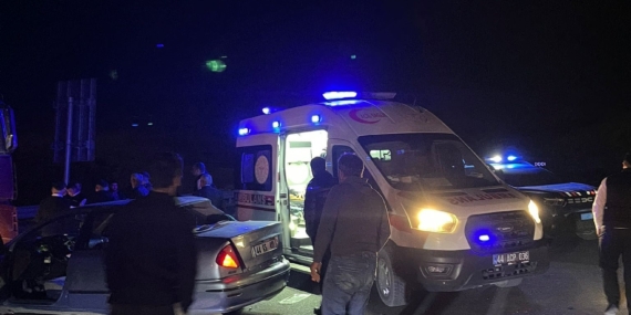 Malatya’da Tır ve Otomobil Çarpıştı: İki Yaralı