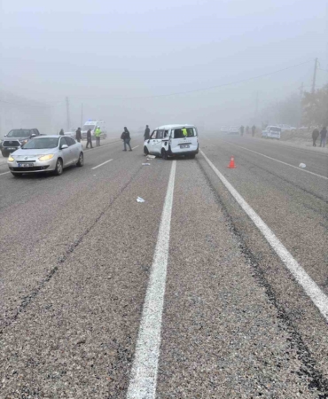 malatyada-trafik-kazasi-otomobil-ile-hafif-ticari-arac-carpisti-1-yarali-OnNCldUV.jpg