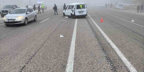 Malatya’da Trafik Kazası: Otomobil ile Hafif Ticari Araç Çarpıştı, 1 Yaralı