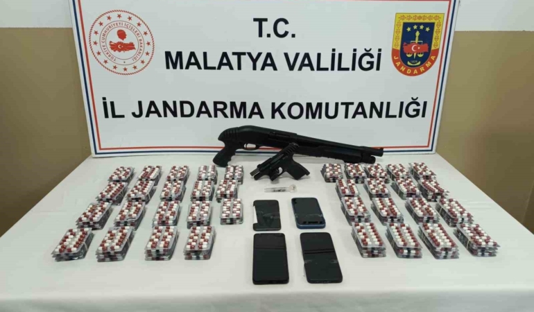 malatyada-uyusturucu-operasyonu-4-kisi-gozaltina-alindi-5SDVraZ3.jpg