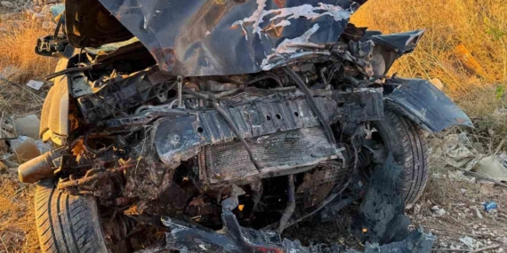 Mardin’de Otomobil Şarampole Devrildi: 3 Yaralı