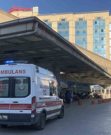 motosiklet-ve-otobus-carpisti-1-kisi-hayatini-kaybetti-hDJQKaui.jpg