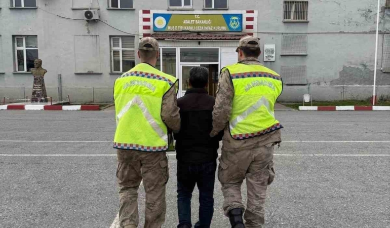 musta-5-yildir-aranan-sahis-nihayet-yakalandi-sY61N43z.jpg