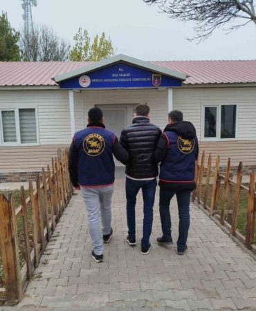 musta-dolandiricilik-sucundan-aranan-hukumlu-yakalandi-olayin-ayrintilari-Zi4P3UqM.jpg