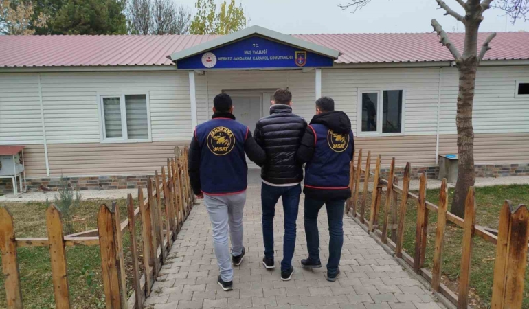 musta-dolandiricilik-sucundan-aranan-hukumlu-yakalandi-olayin-ayrintilari-Zi4P3UqM.jpg