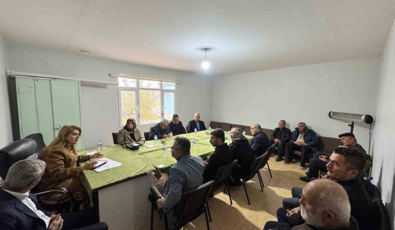 olmeztopraktan-muhtarlarla-istisare-ve-ogretmenler-gunu-bulusmasi-hastanede-umut-dolu-anlar-8eLmNwkb.jpg