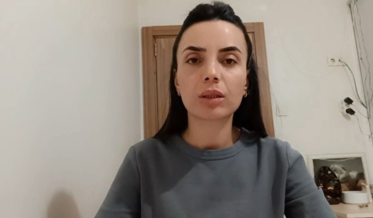 siirtte-kayip-alzheimer-hastasindan-umut-kizindan-hayvan-aracina-isaret-RCrxydys.jpg