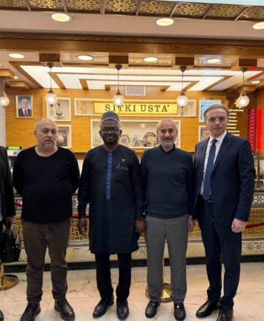 sitki-usta-cukurambar-subesi-gana-buyukelcisi-nasiru-deeni-agirladi-EFWXJTMC.jpg