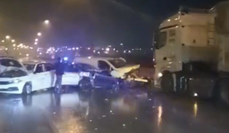 tarsus-adana-gaziantep-otoyolundaki-feci-zincirleme-kaza-13-yarali-m8QAumYO.jpg