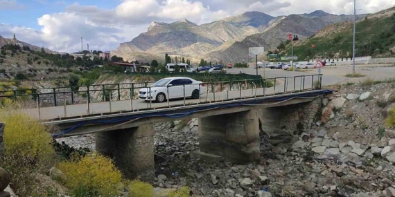 Tortum Şelalesi’nde Tehlikeli Köprü Sorunu