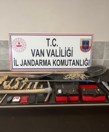 vanda-kacak-kazi-yapan-5-kisi-yakalandi-kemik-parcalari-ele-gecirildi-jf4pVkeP.jpg