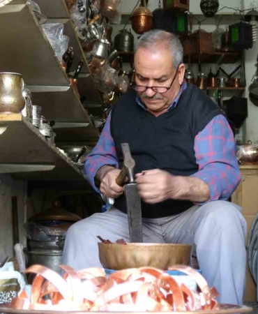 yeniden-gozde-bakir-bilekliklerin-modasi-UnsPnWHG.jpg