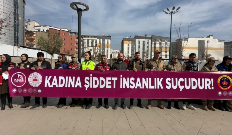yuksekovada-emniyet-ve-jandarmadan-siddete-karsi-sert-mudahale-VHeKLlE7.jpg