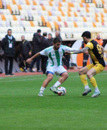 3-lig-mucadelesi-malatya-yesilyurtspor-ve-agri-1970-sk-beraberlikte-sona-erdi-E1FKHFeC.jpg