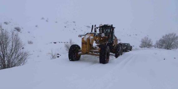 Ağrı’da Kar Yağışı 423 Köy Yolunu Kapattı – Son Durum