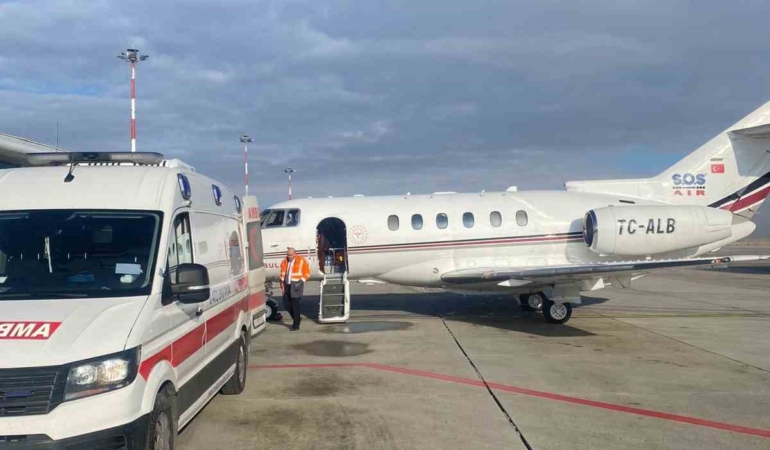 agrida-yasanan-nadir-olay-gelismeyen-yemek-borusu-ile-bebek-ambulans-ucakla-elaziga-tasindi-TMPzqsAF.jpg