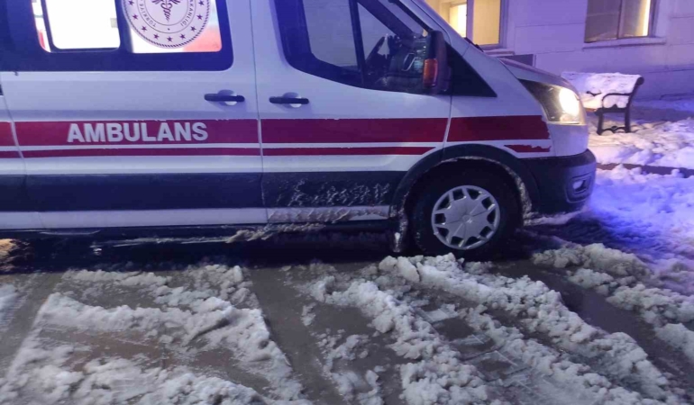 batmanda-42-yasindaki-hastaya-paletli-ambulansla-acil-mudahale-8adLGQQY.jpg