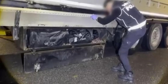 Batman’da Şehit Alper Albayrak Operasyonu: 35 Kilo Skunk ve 2 Kilo Esrar Ele Geçirildi