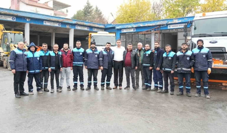 battalgazi-belediyesi-karla-mucadele-icin-hazir-AdcbmtCy.jpg