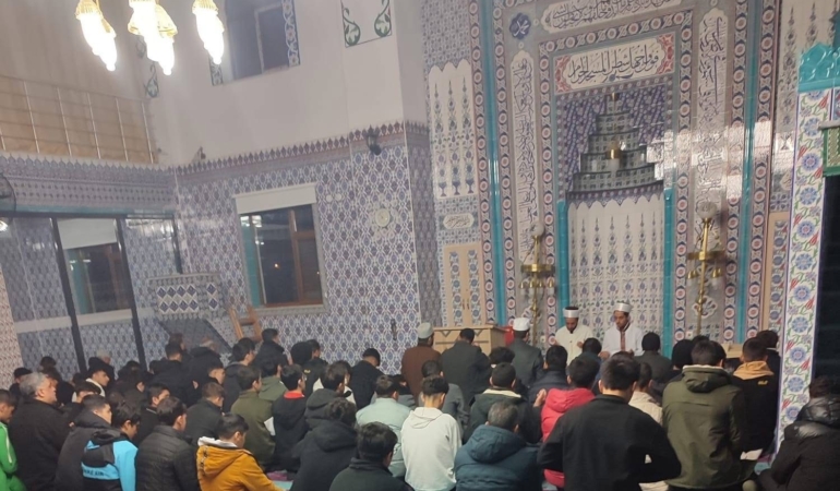 cermikte-genclerin-bir-araya-geldigi-cami-bulusmasi-MhRwF9sA.jpg