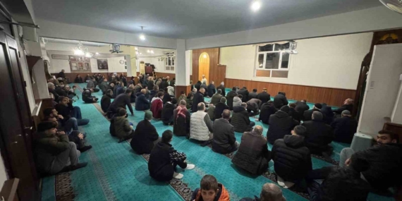 Çermik’te Regaip Kandili Coşkuyla Kutlandı: Dualar ve İbadetler