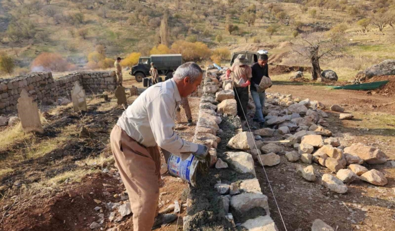 derecikte-bir-vefa-hikayesi-sehit-mezarliklari-yeniden-hayat-buldu-smaTlOQ6.jpg