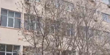 dicle-universitesinde-catidan-indirilen-intihar-girisimcisi-44iQQjte.jpg