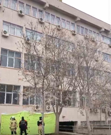 dicle-universitesinde-catidan-indirilen-intihar-girisimcisi-44iQQjte.jpg