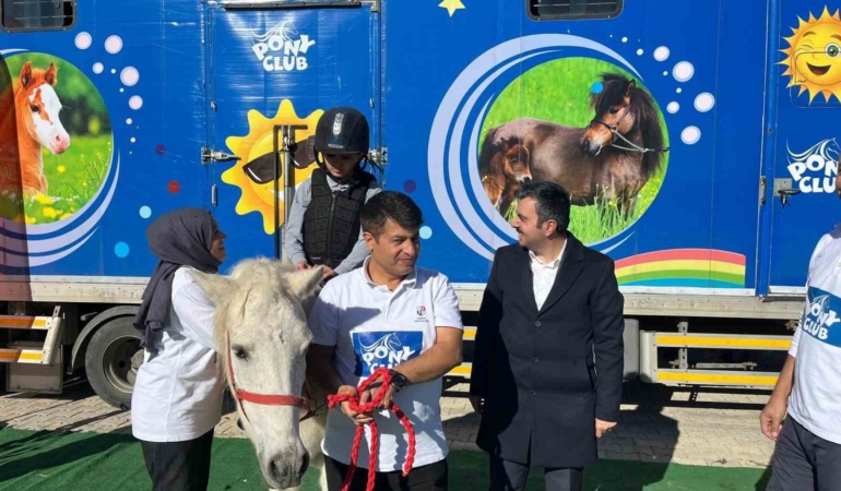 diclede-cocuklar-icin-eglenceli-pony-at-etkinligi-p1vUmz3A.jpg