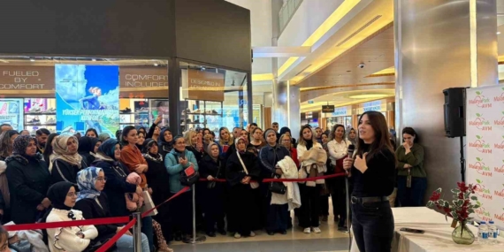 Dilek Cesur, MalatyaPark’ta Okurlarıyla Buluşarak Edebiyatın Kapılarını Araladı