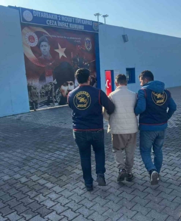 diyarbakirda-kesinlesmis-hapis-cezasi-olan-90-sahisin-yakalanma-sureci-grcfhKZu.jpg
