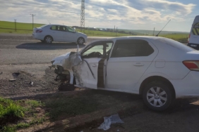 diyarbakirda-otomobil-ve-minibus-carpisti-7-yarali-d6Il3kJw.jpg