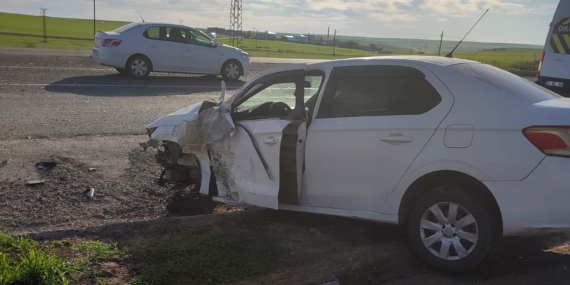 Diyarbakır’da Otomobil ve Minibüs Çarpıştı: 7 Yaralı!