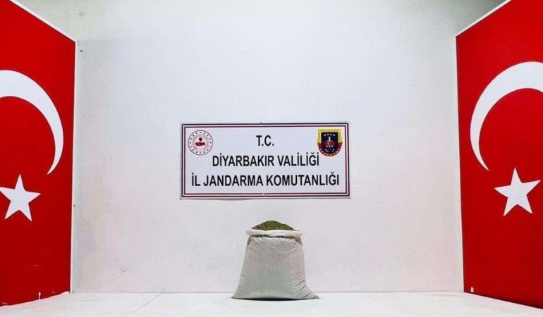diyarbakirda-tarihi-uyusturucu-operasyonu-32-kilo-esrar-yakalandi-wXO4hdOL.jpg