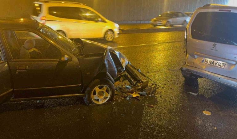 diyarbakirda-zincirleme-trafik-kazasi-3-yarali-trafik-felc-oldu-scvrwqua.jpg