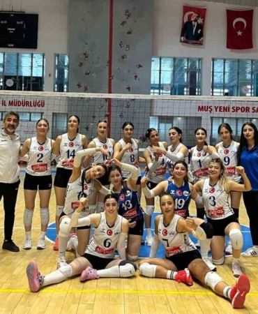 elazig-belediyespor-kadin-voleybol-takimi-deplasmanda-kazanarak-dondu-RdIaiemb.jpg