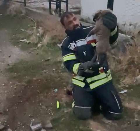 elazigda-duygusal-kurtarma-operasyonu-umutlar-yeniden-yeserdi-MzxwyNVQ.jpg