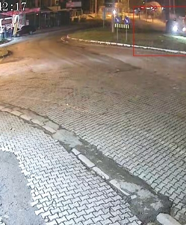 elazigda-kontrolsuz-arac-kavsaktaki-refuje-carpti-1-yarali-srhdwXvs.jpg