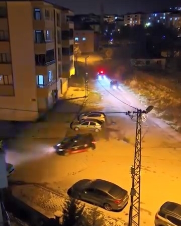 elazigda-polisten-kacan-ehliyetsiz-surucuye-63-bin-lira-ceza-kesildi-T8hXqGW4.jpg